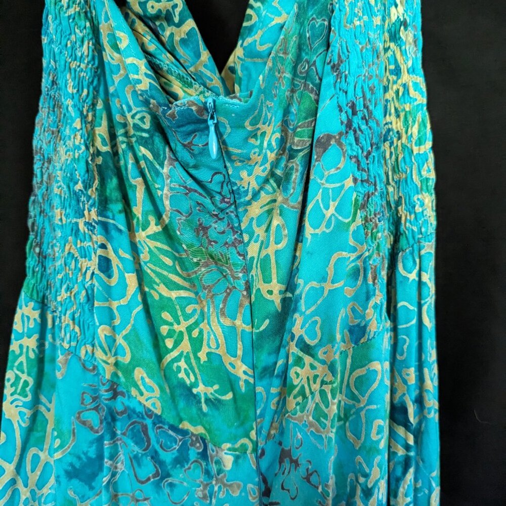 Pyramid Collection Halter Smocked Dress - Mediumj - Picture 6 of 6